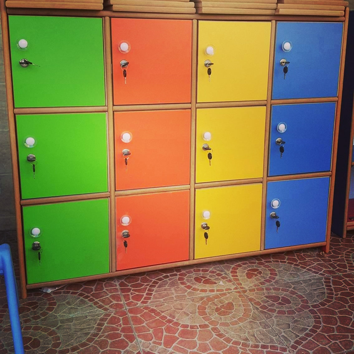 12 Box Storage Unit ( Closed )