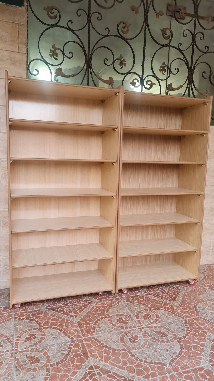 Vertical Open Shelves 180 Cm
