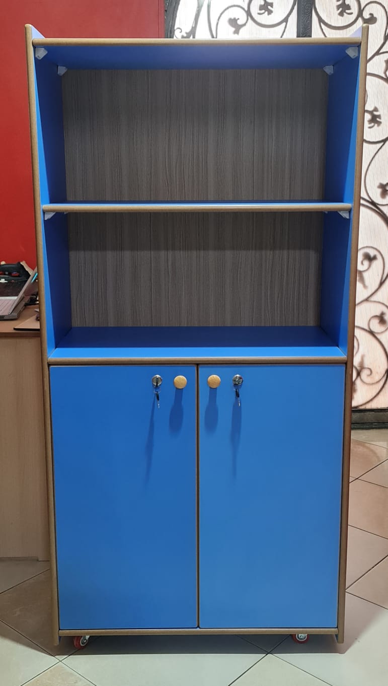 Half open/closed Vertical Shelves 160 cm