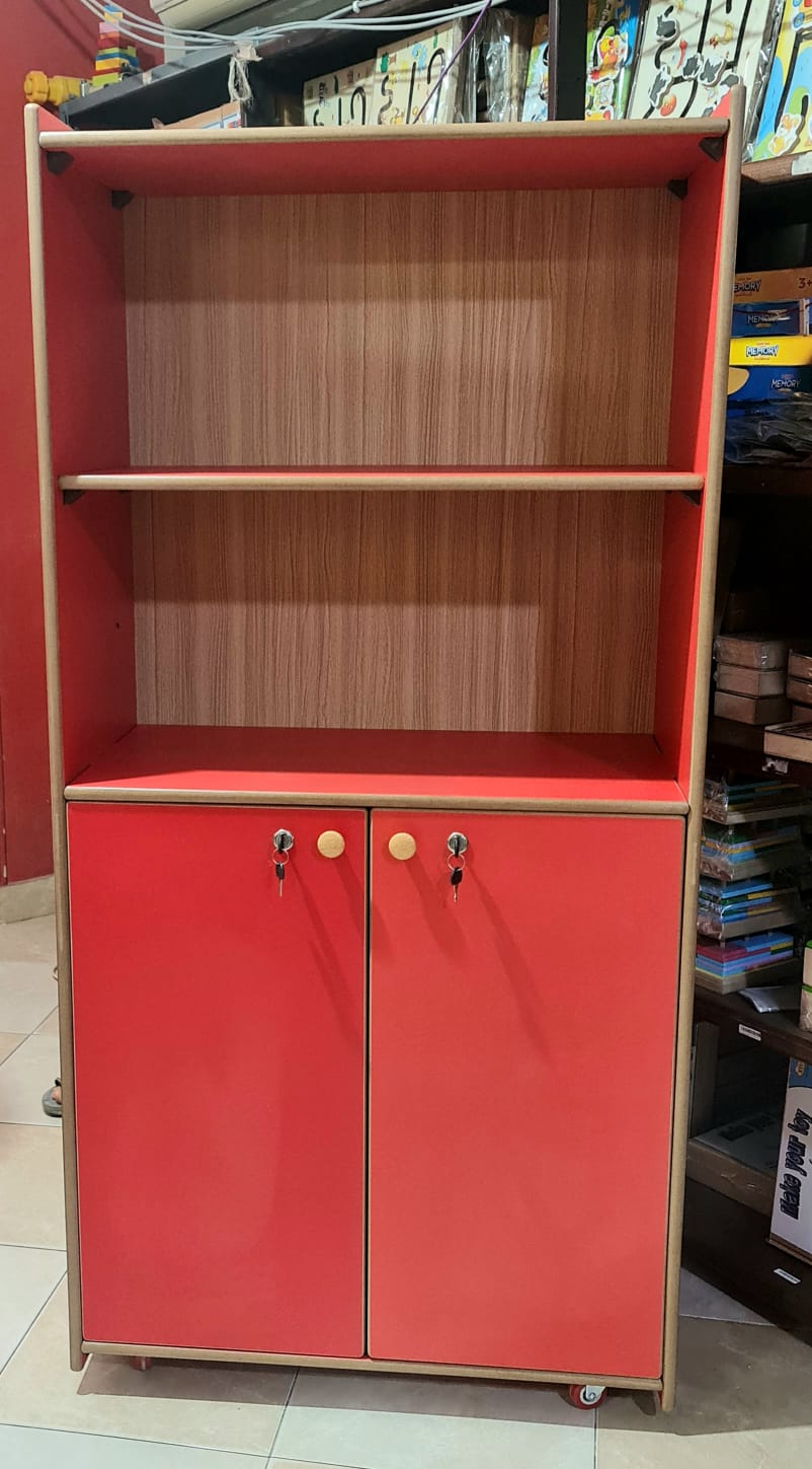 Half open/closed Vertical Shelves 160 cm