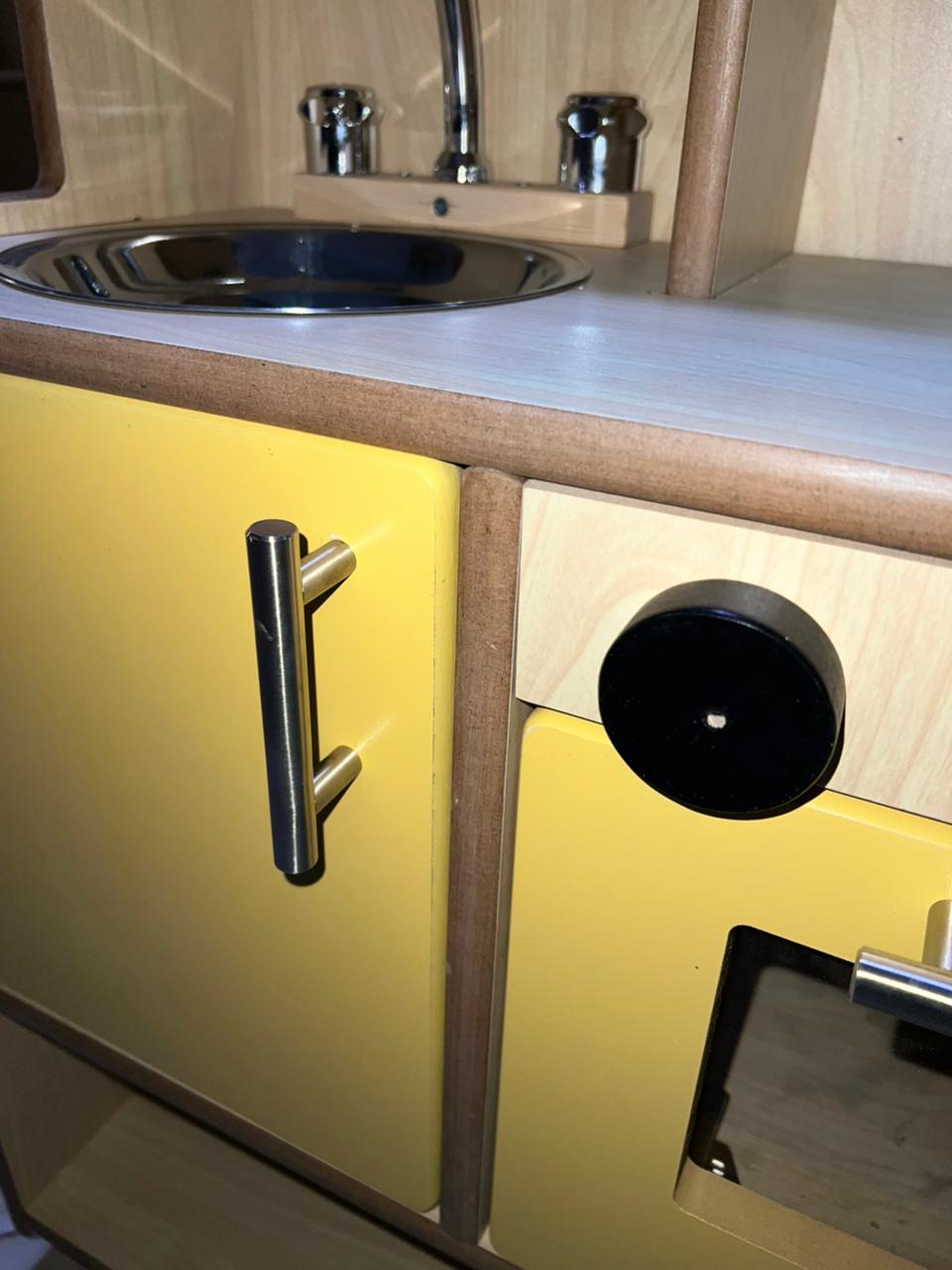 Small kitchen set