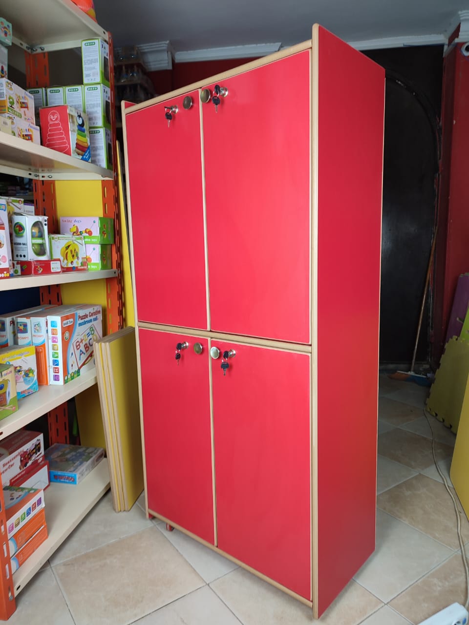 Closed Shelves 160 cm